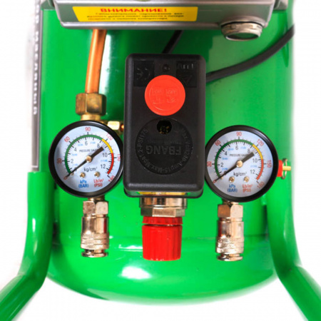 Компрессор масляный КАЛИБР КМК-1600/50А